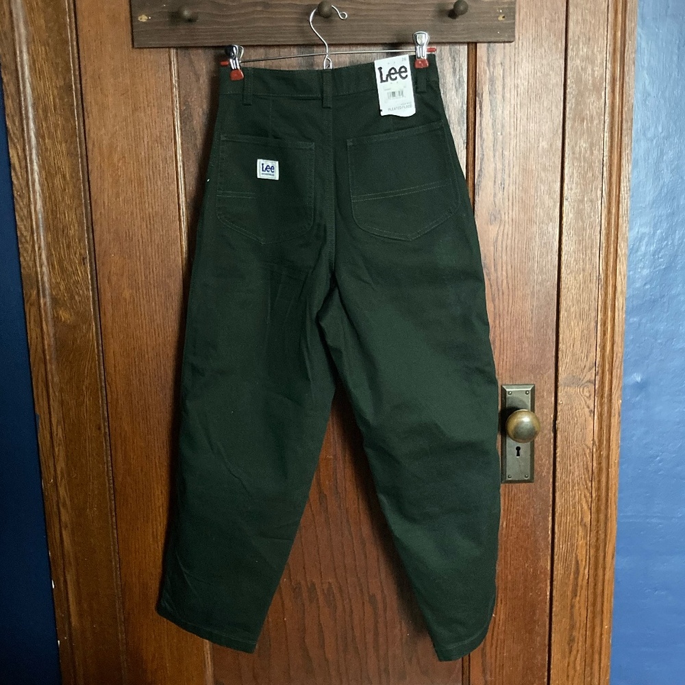 Lee Green High Rise Pleated Flood - Women's Size 26 - NEW WITH TAGS - Picture 6 of 9